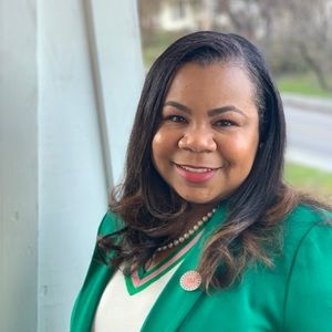 Meet your Posher, Jennifer